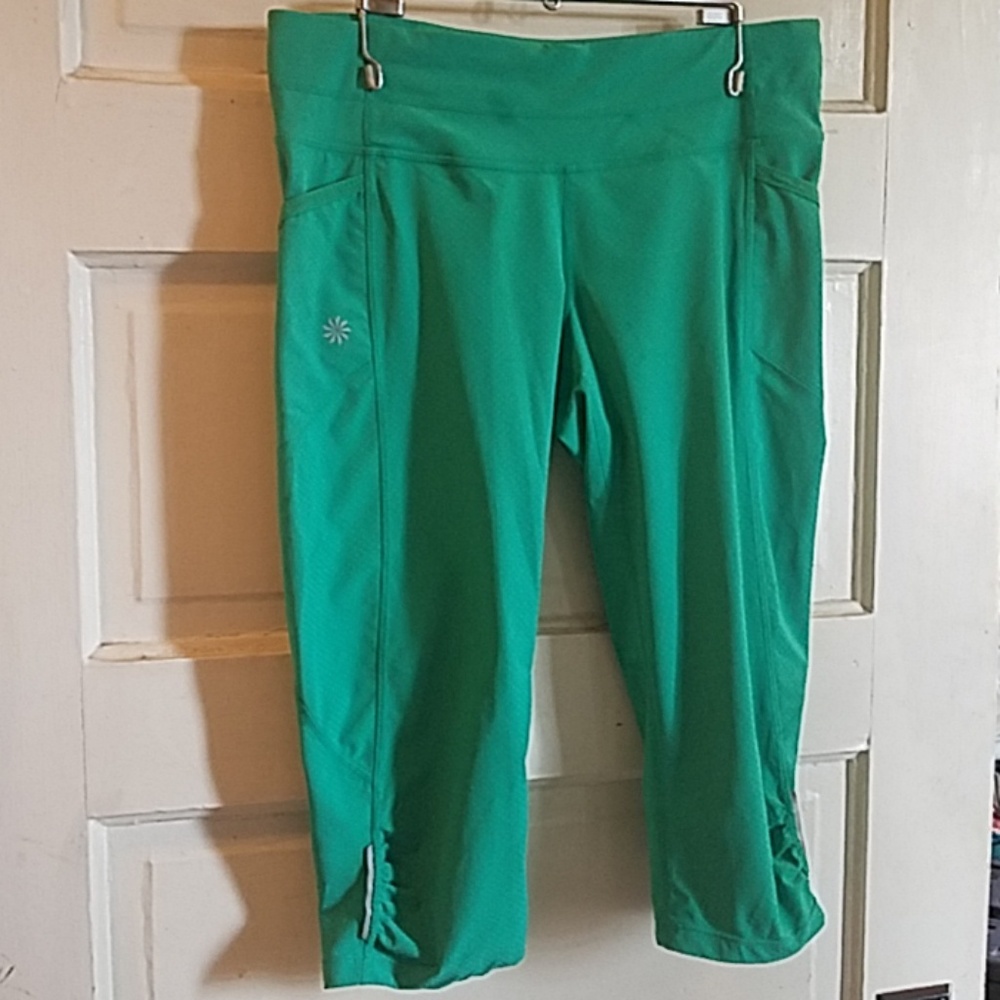 Athleta Dobby Be Free Crops